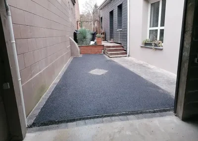 Pose d'un enrobe dans une allée de particulier à Saulzoir près de Cambrai
