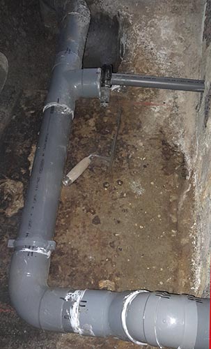 reseau assainissement photo de tranchée avec pvc pour les évacuations des eaux usées