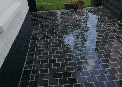 pavage en pierre bleue pour la réalisation d'une terrasse à Valenciennes